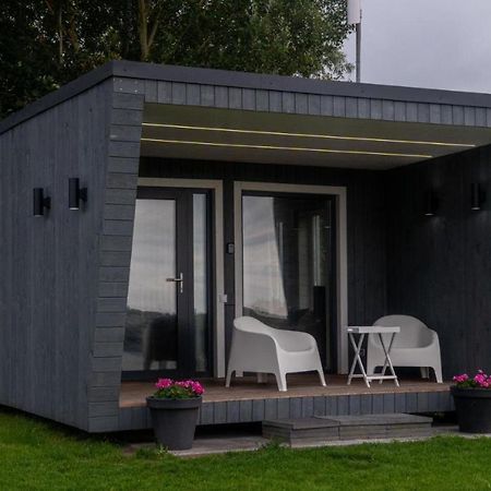 Tiny House Aan Het Water Op De Appelhof Villa Wommels Luaran gambar