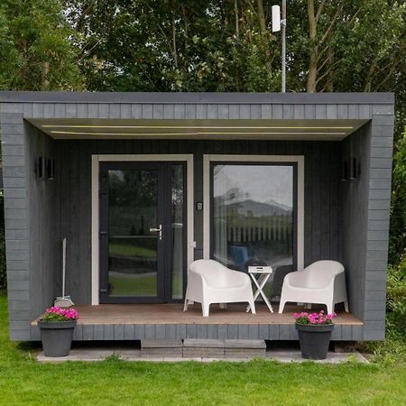 Tiny House Aan Het Water Op De Appelhof Villa Wommels Luaran gambar