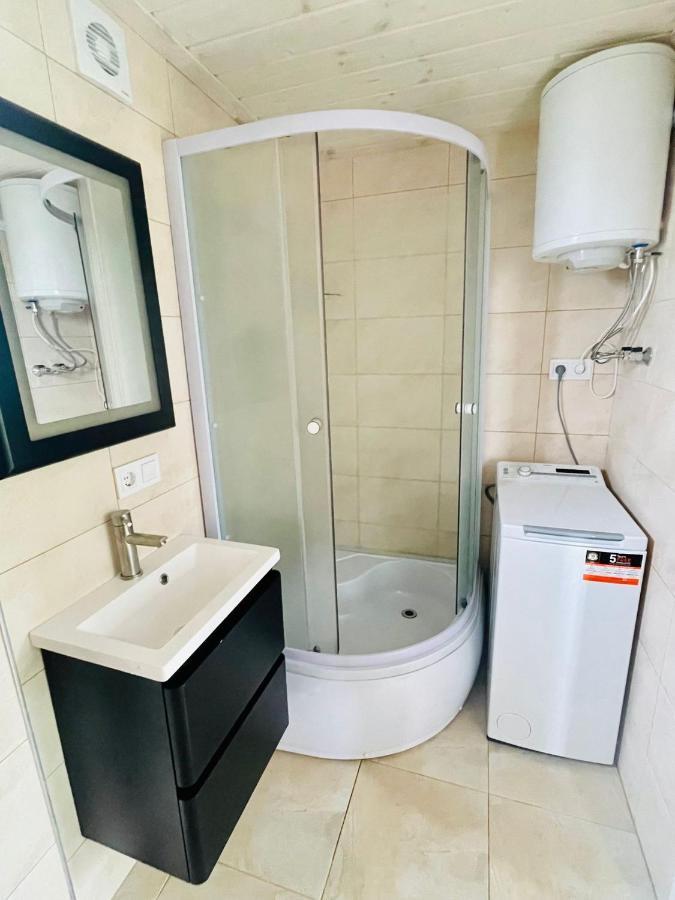 Tiny House Aan Het Water Op De Appelhof Villa Wommels Luaran gambar