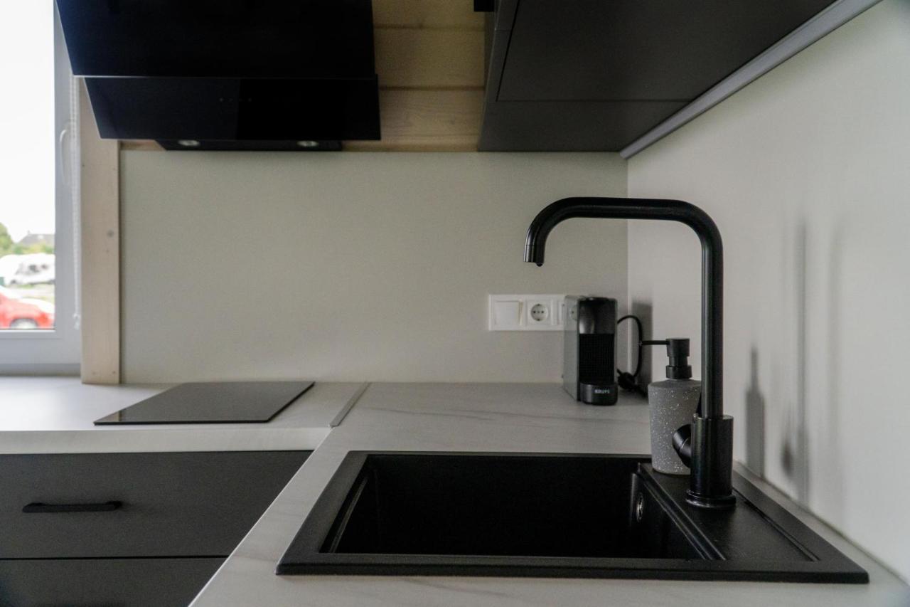Tiny House Aan Het Water Op De Appelhof Villa Wommels Luaran gambar