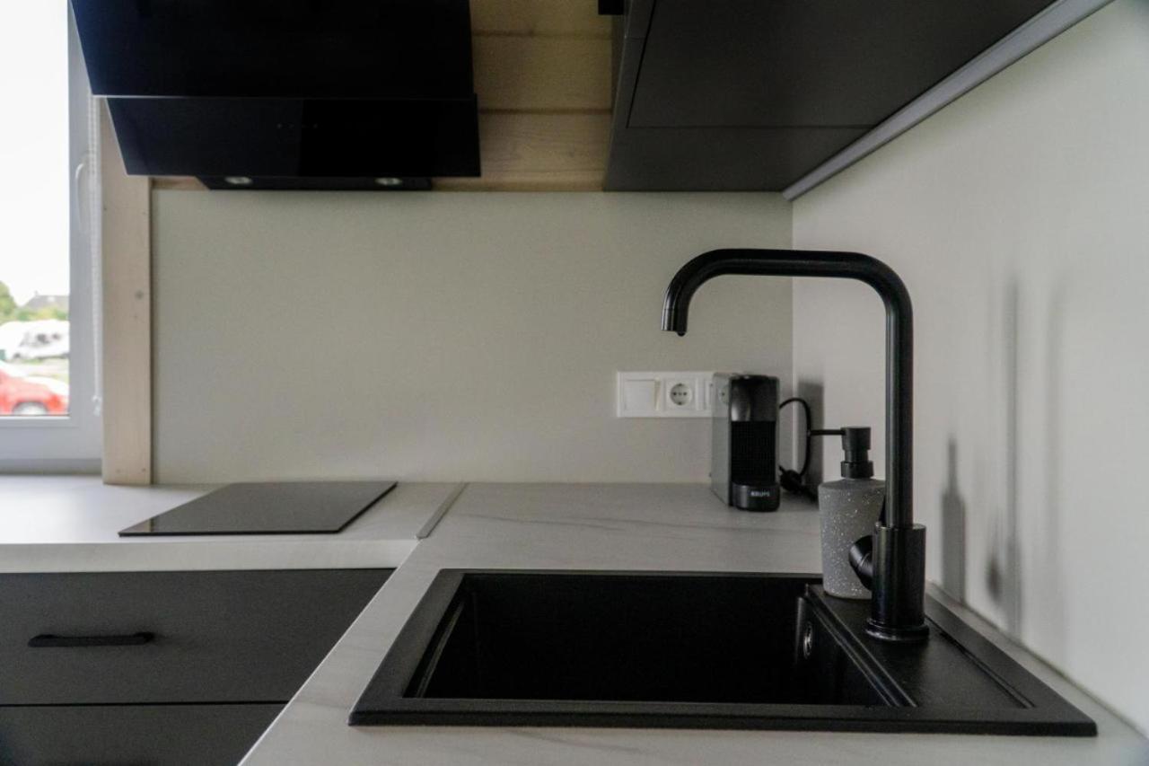 Tiny House Aan Het Water Op De Appelhof Villa Wommels Luaran gambar