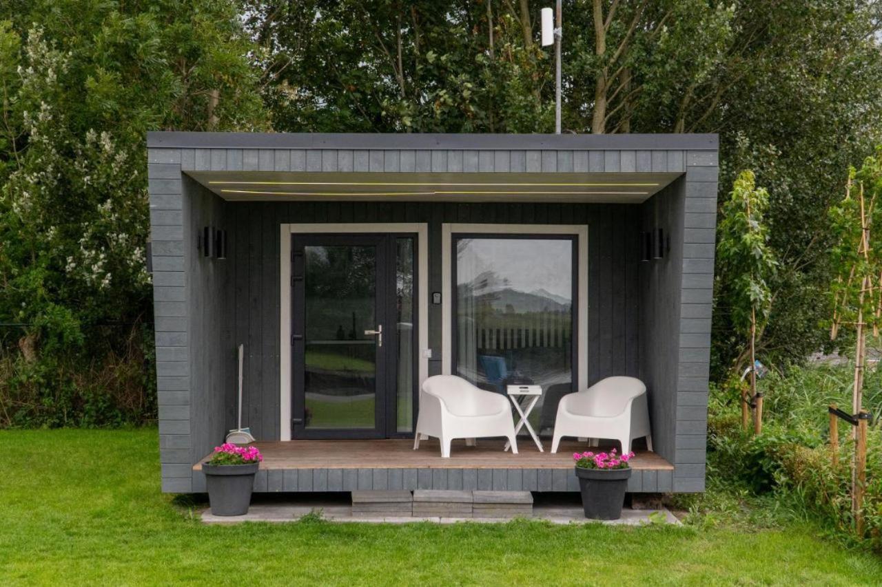 Tiny House Aan Het Water Op De Appelhof Villa Wommels Luaran gambar